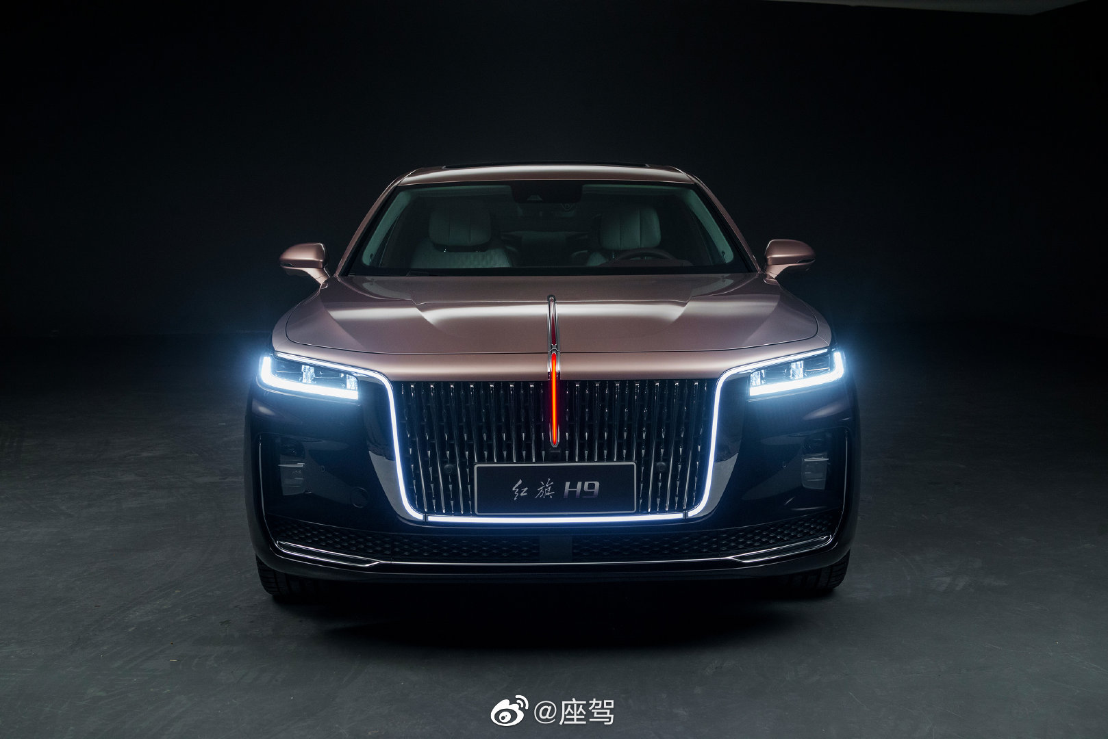 日前，红旗H9已正式开启“盲订”模式