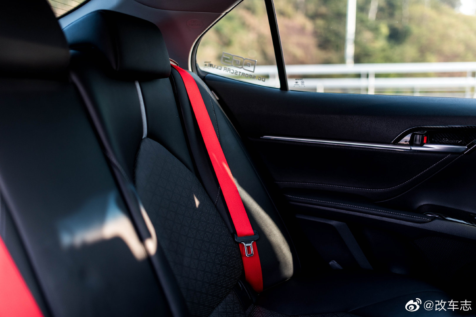 今天天气不错，出去拍了台凯美瑞，真帅啊~