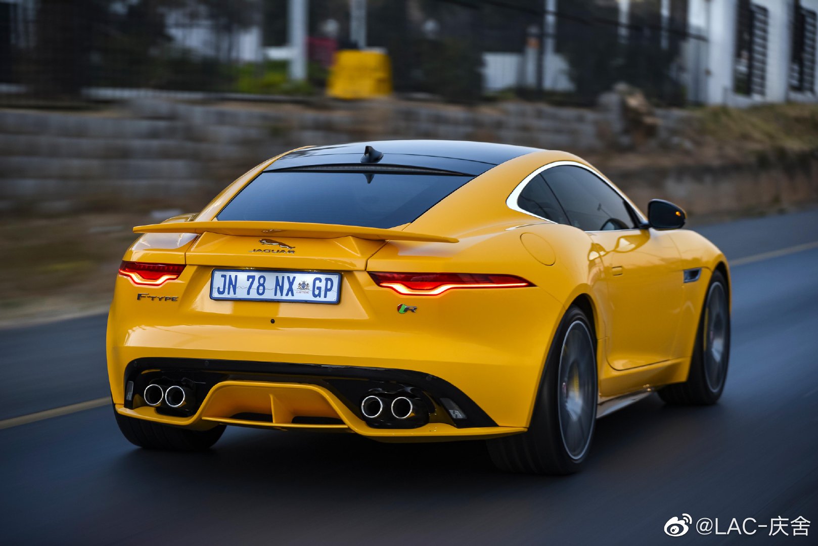 Jaguar F-Type，新款这外观，大家觉得好看了还是？