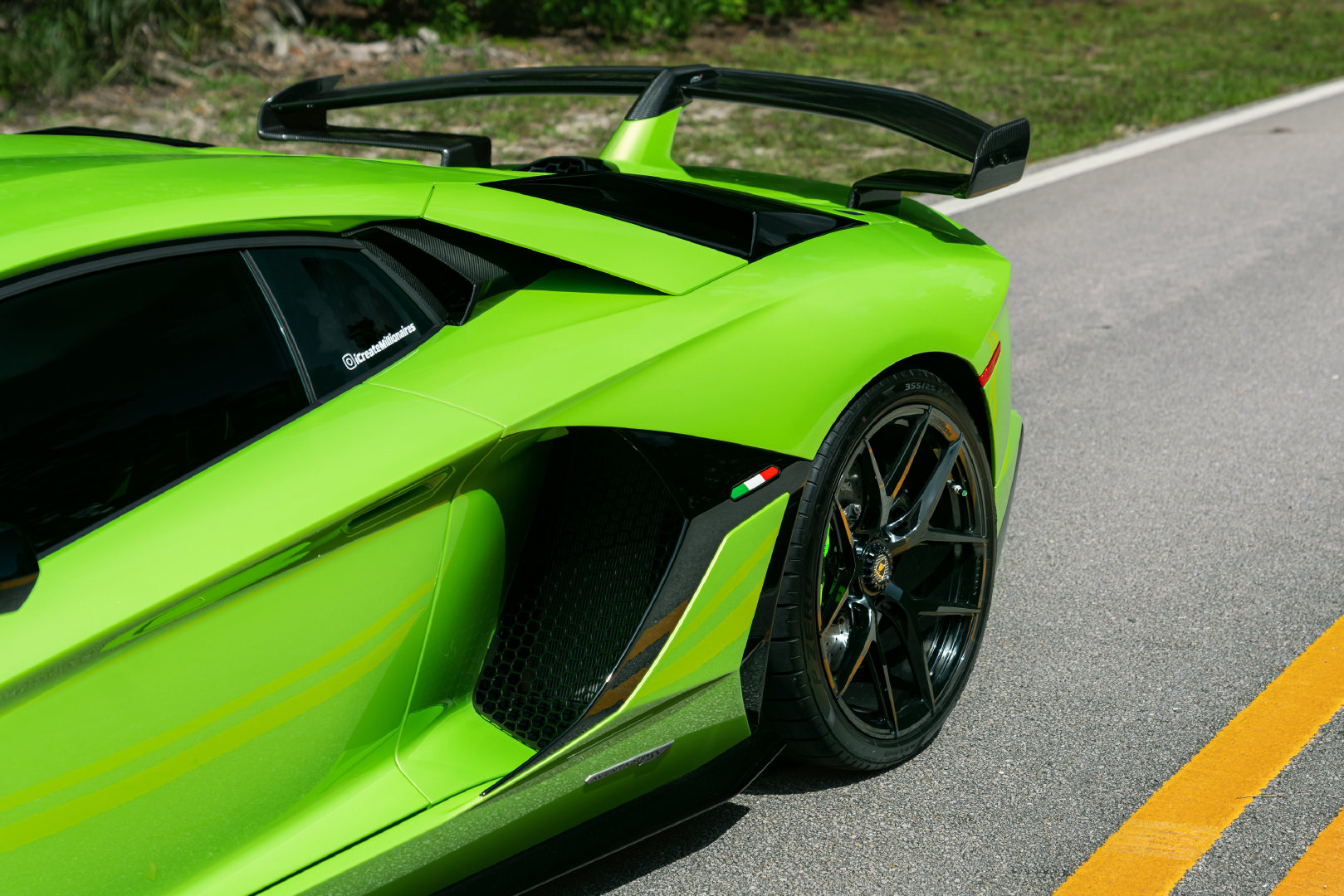 绿牛一头 lamborghini aventador svj-新浪汽车