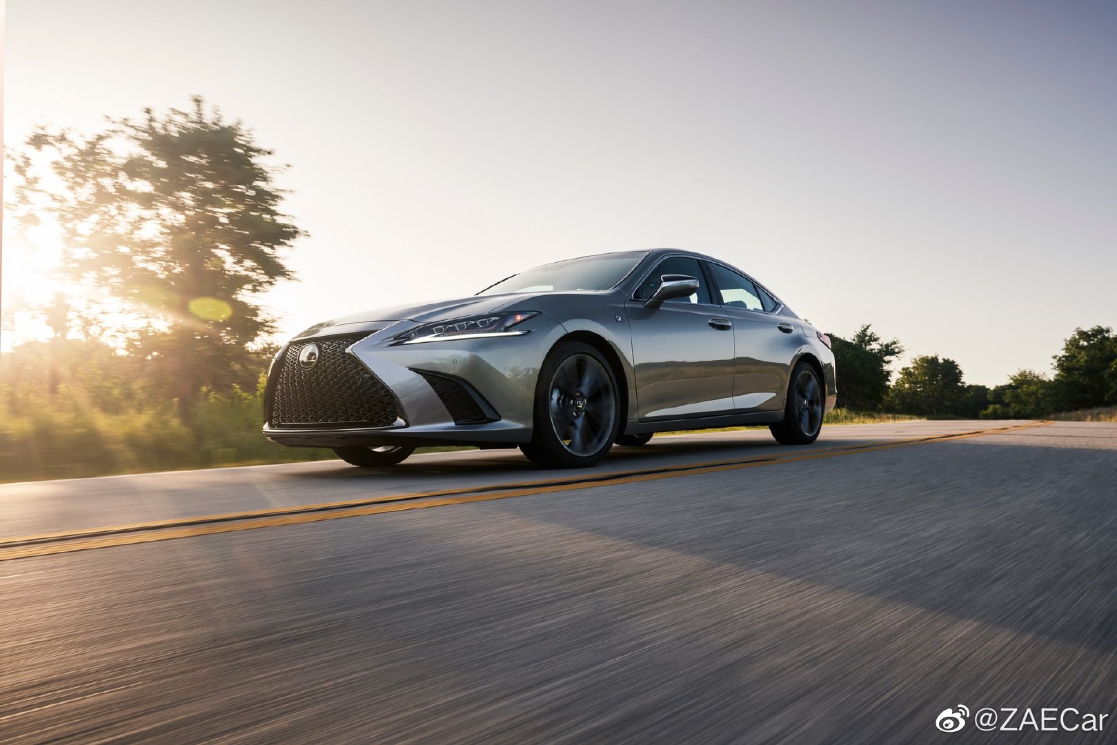 全新2021款雷克萨斯 ES250 F-Sport AWD 官方图片