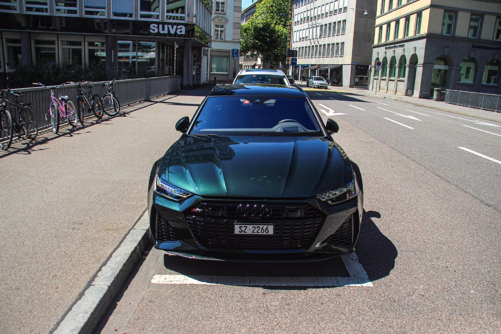 奥迪RS6~说到旅行车，大家第一个想到的，应该还是它吧