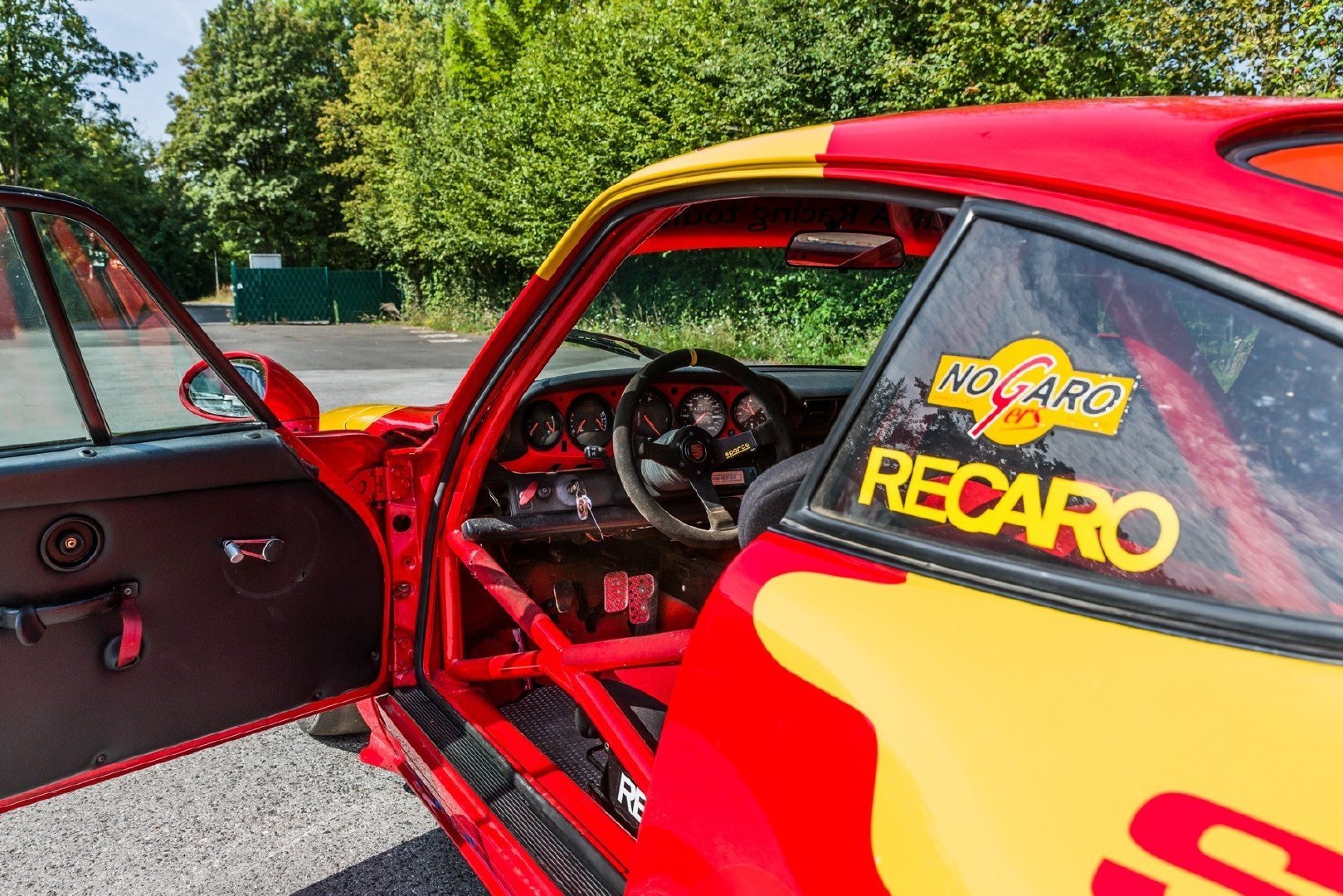 保时捷 993 Carrera 3.8 Cup 这样的涂装，多少人能驾驭得了？