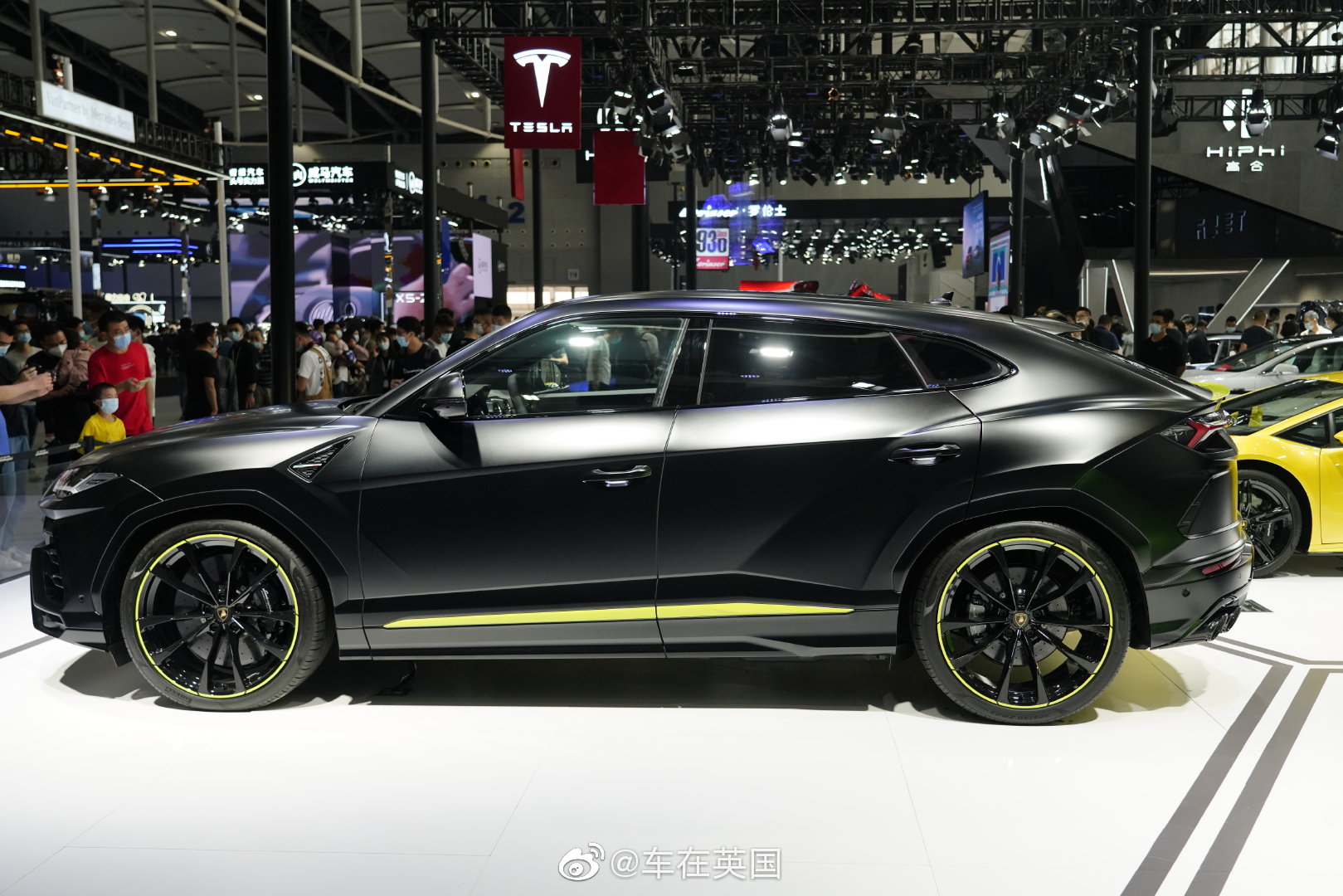 兰博基尼展台1台urus，2台小牛，遗憾没有把Huracan STO带来广州