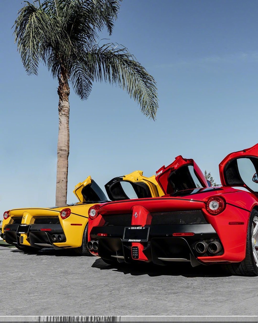 把两台法拉利laferrari放一块儿，怎么拍都是壮观啊！