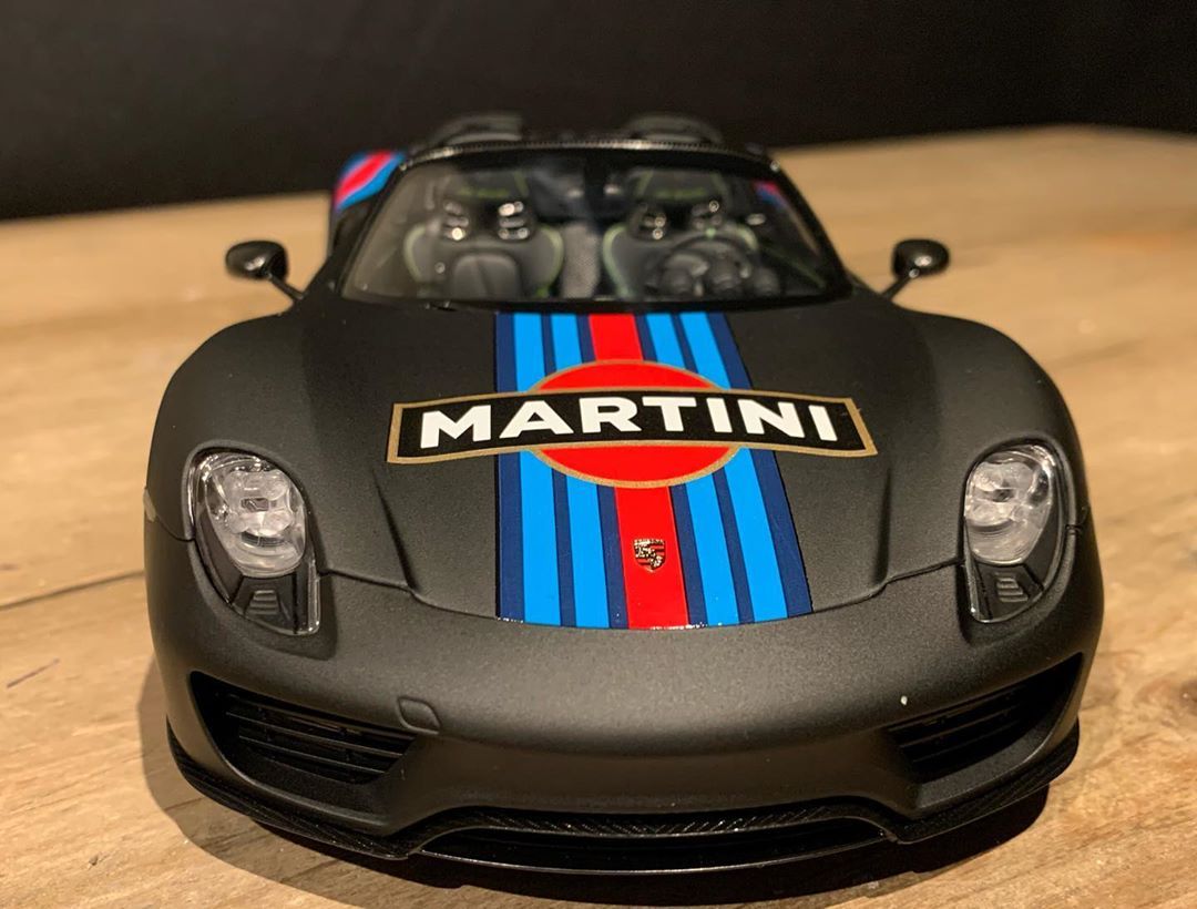 汽车美图赏析：保时捷918 马蒂尼版本