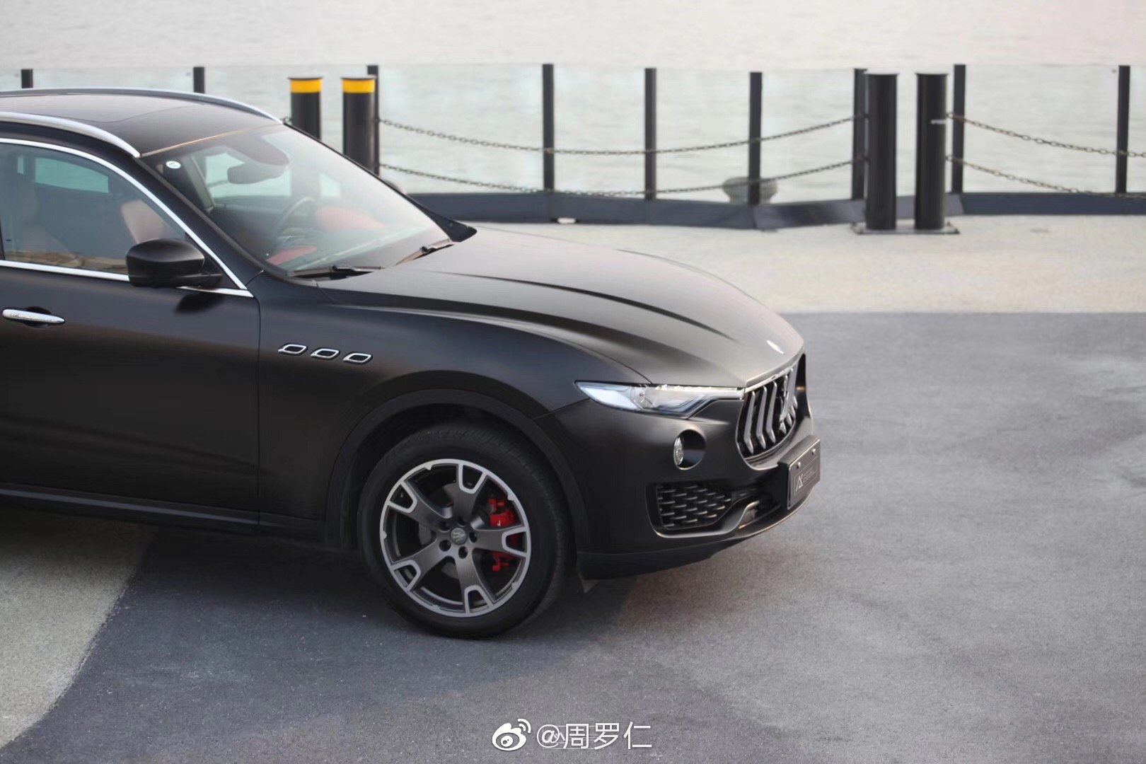 Maserati Levante AX wrap film 电光金属黑 MagicFacturing