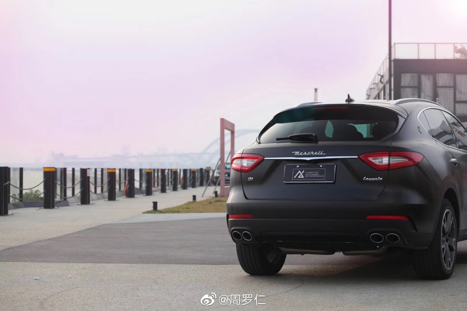 Maserati Levante AX wrap film 电光金属黑 MagicFacturing