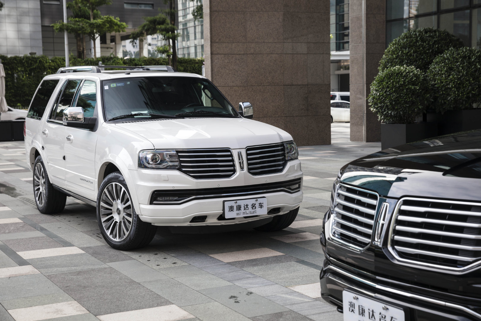 优雅的“美式巨无霸” 林肯领航员