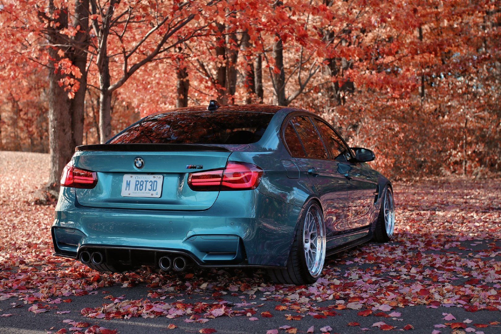 精美汽车图集：秋日里的BMW M3，太美啦
