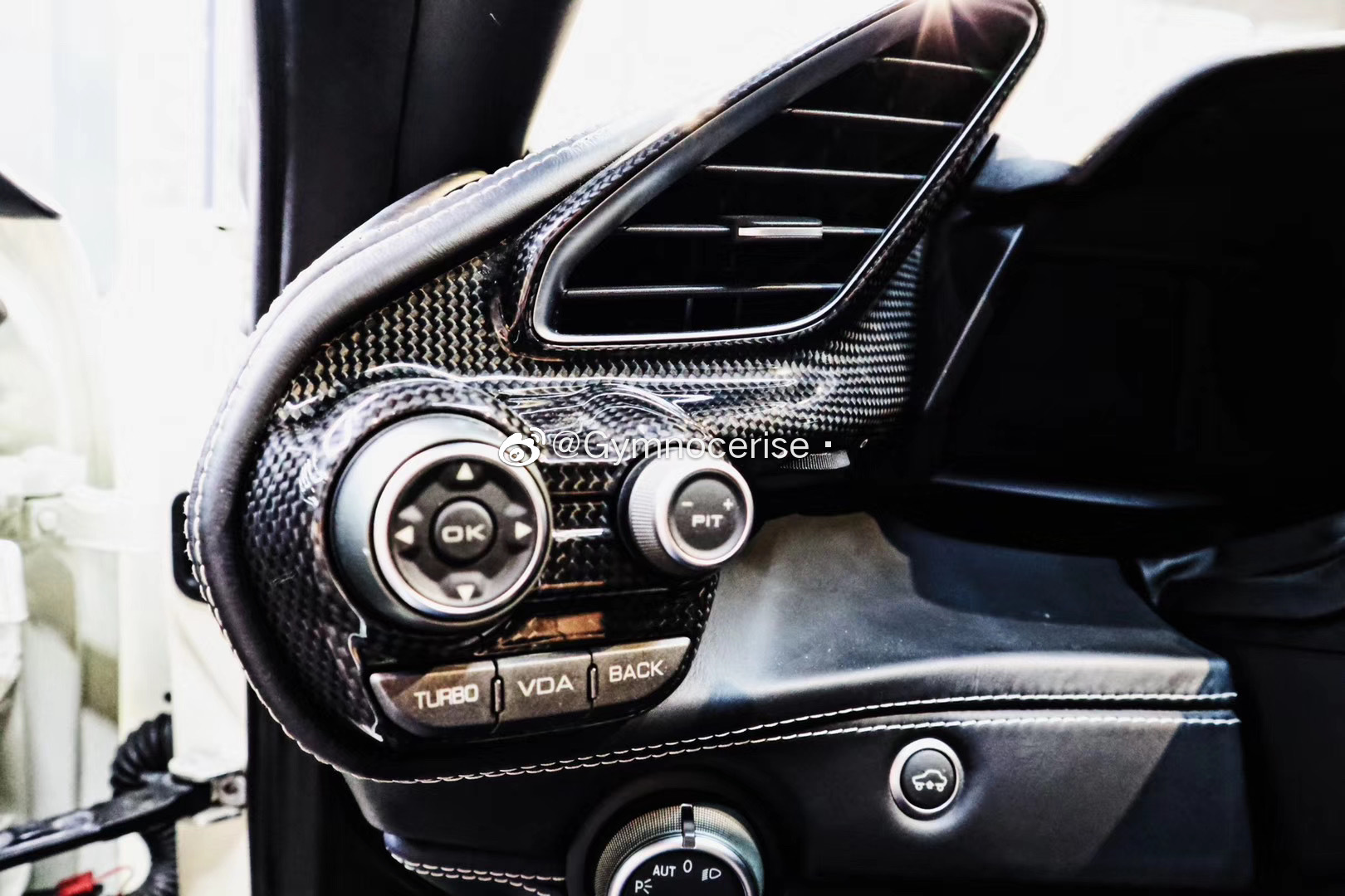 精美汽车图集法拉利488包月出全国