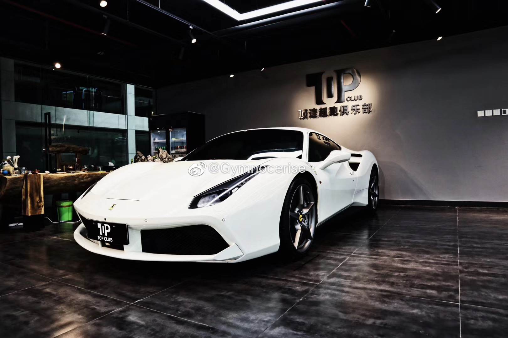 精美汽车图集：法拉利488 包月出全国