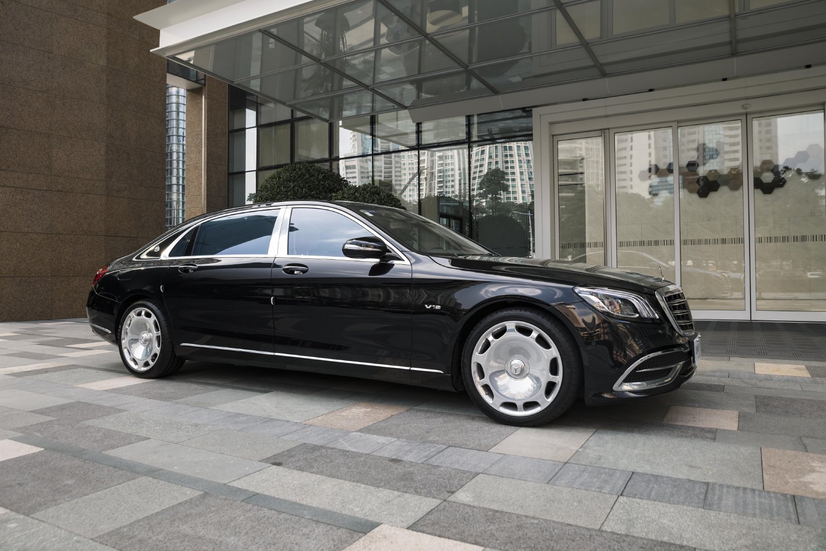 汽车美图大赏：奔驰S680，优雅奢华的象征