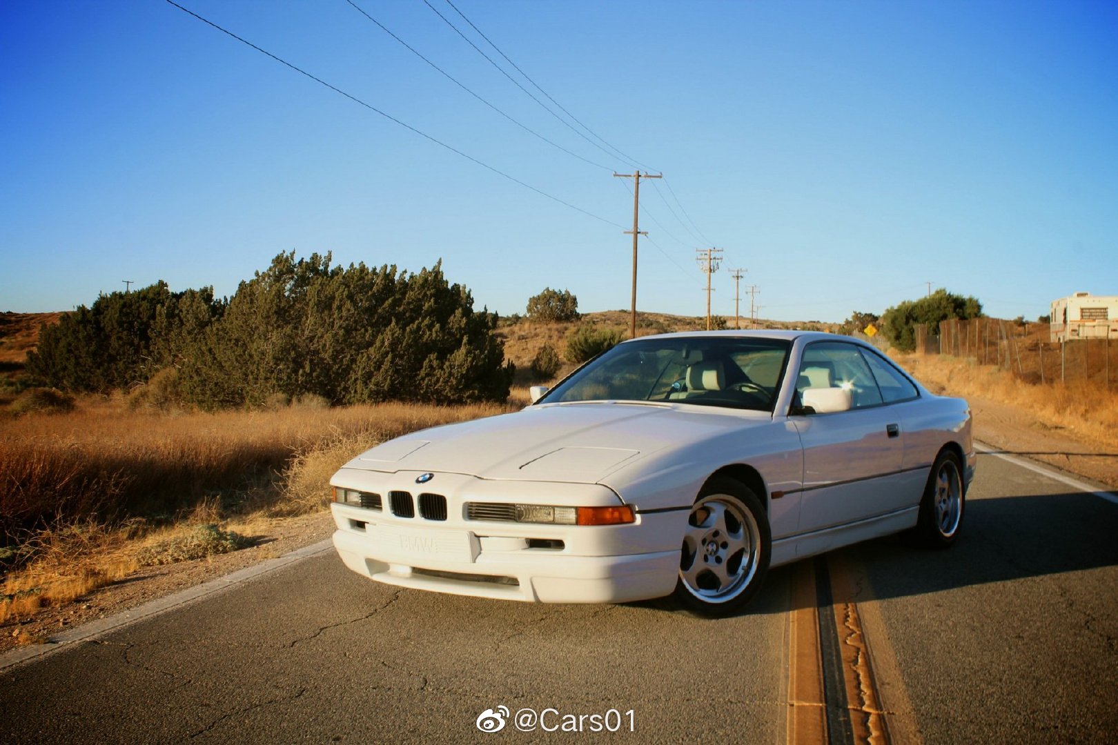 好看的汽车图片：90年代的经典宝马850 CSi