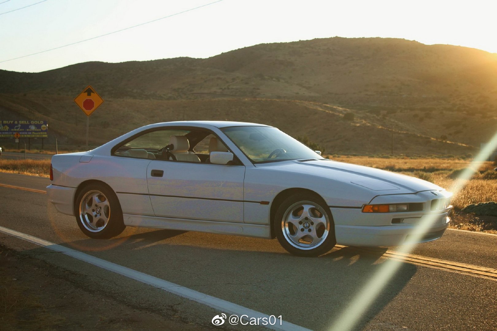 好看的汽车图片：90年代的经典宝马850 CSi