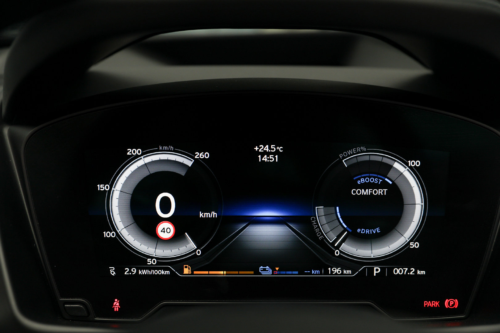 前所未见的突破，打破想象的革新。 --------宝马I8
