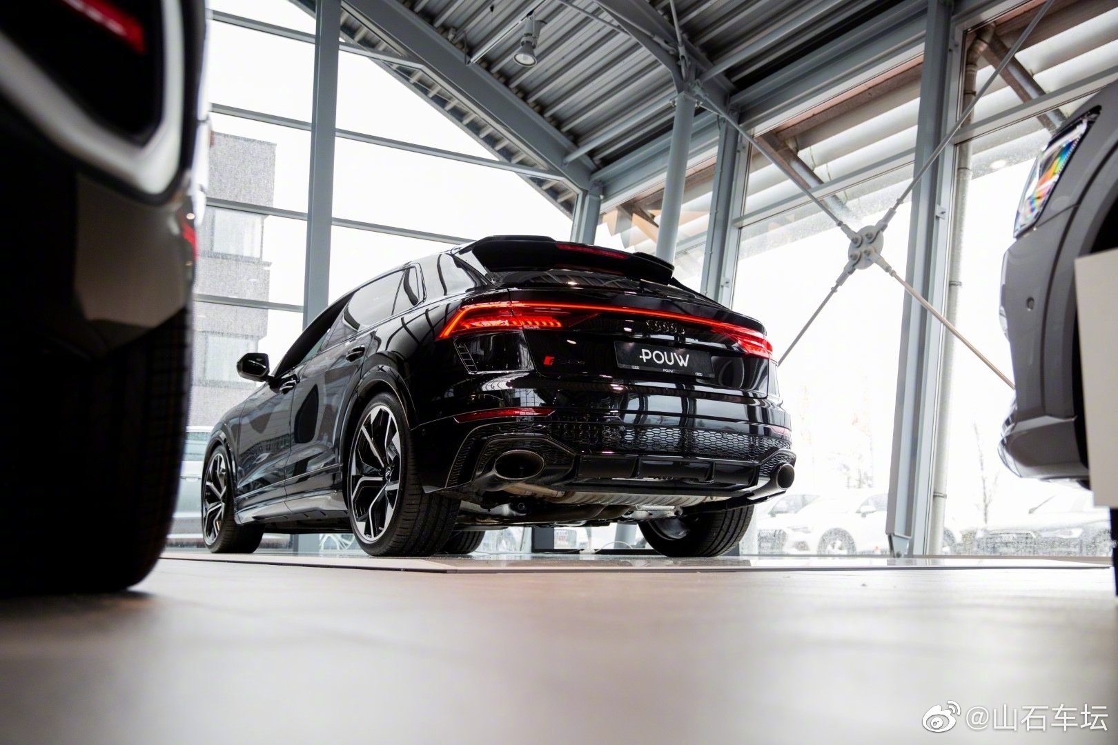 汽车美图：兰博基尼同母异父奥迪RSQ8