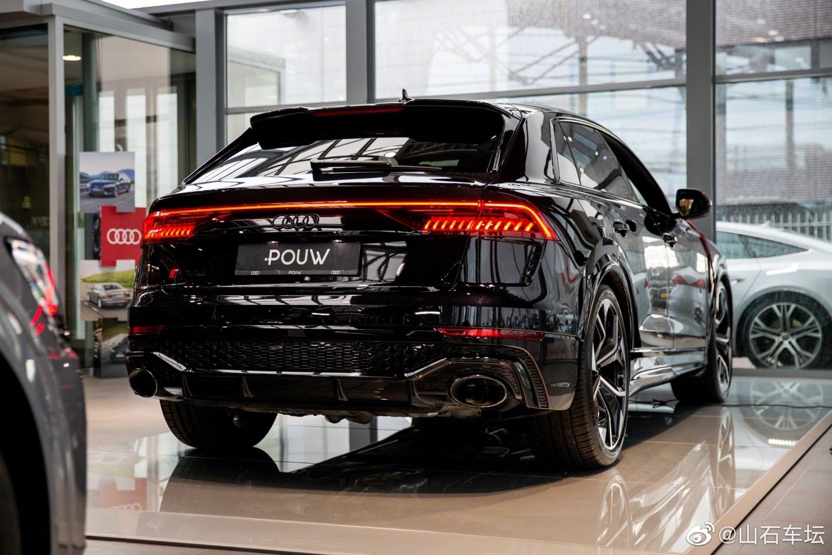 汽车美图：兰博基尼同母异父奥迪RSQ8