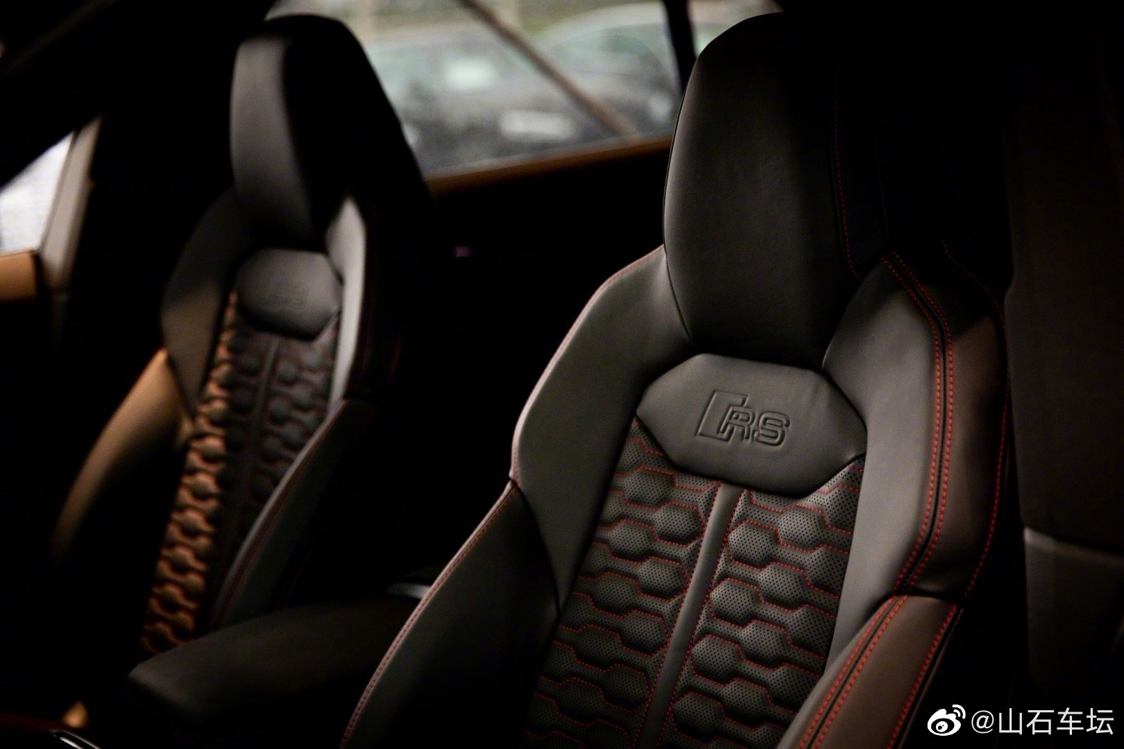 汽车美图：兰博基尼同母异父奥迪RSQ8