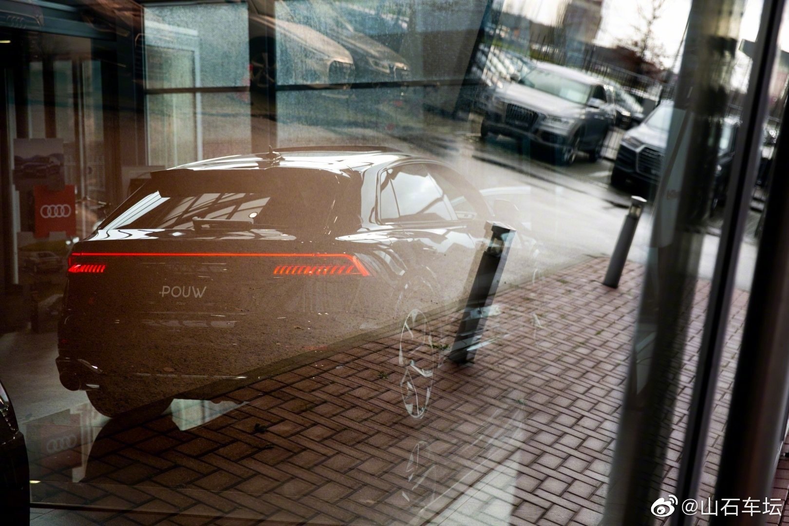 汽车美图：兰博基尼同母异父奥迪RSQ8