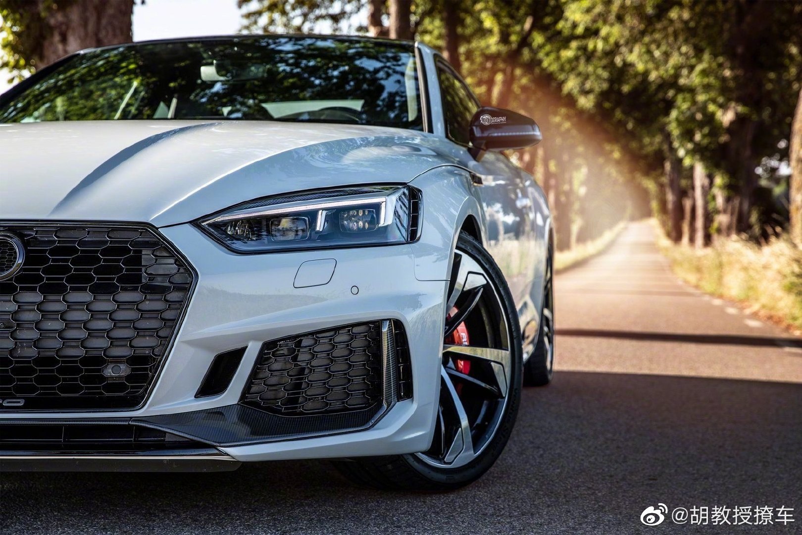 奥迪rs5:实车真的太漂亮了!