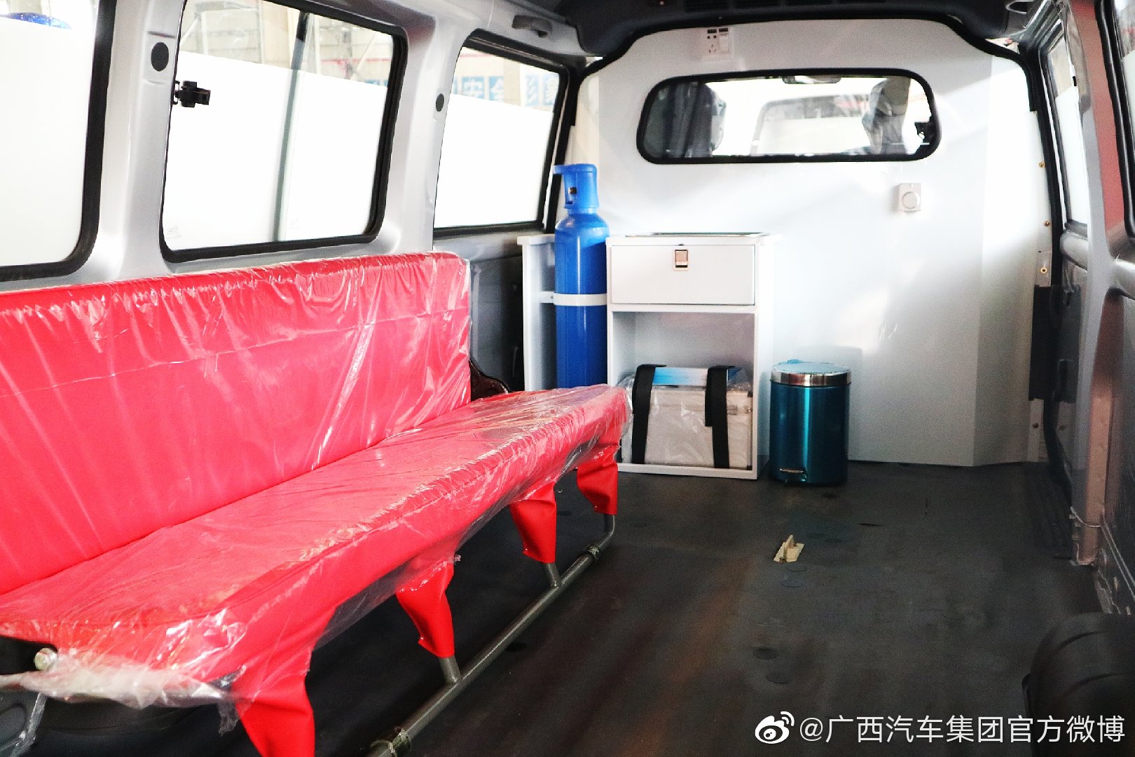 硬核抗“疫”，一批五菱救护车即将奔赴战场！