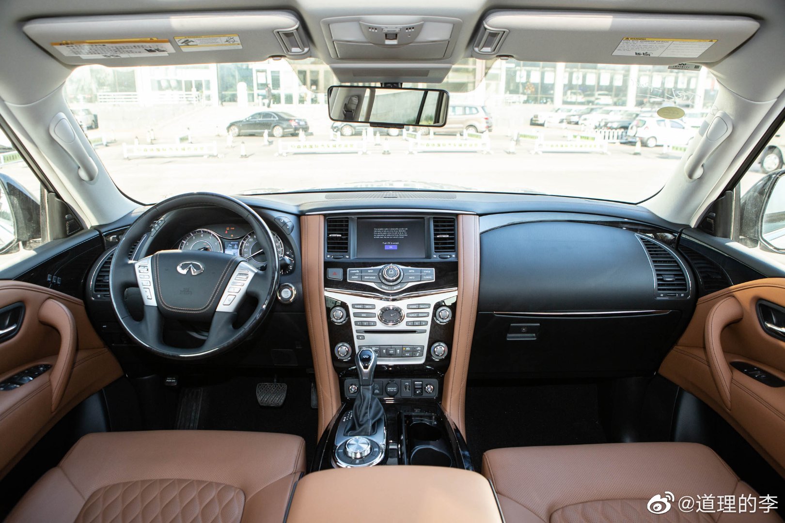 20款英菲尼迪QX80真香， 困惑不解的是，同样都是大V8