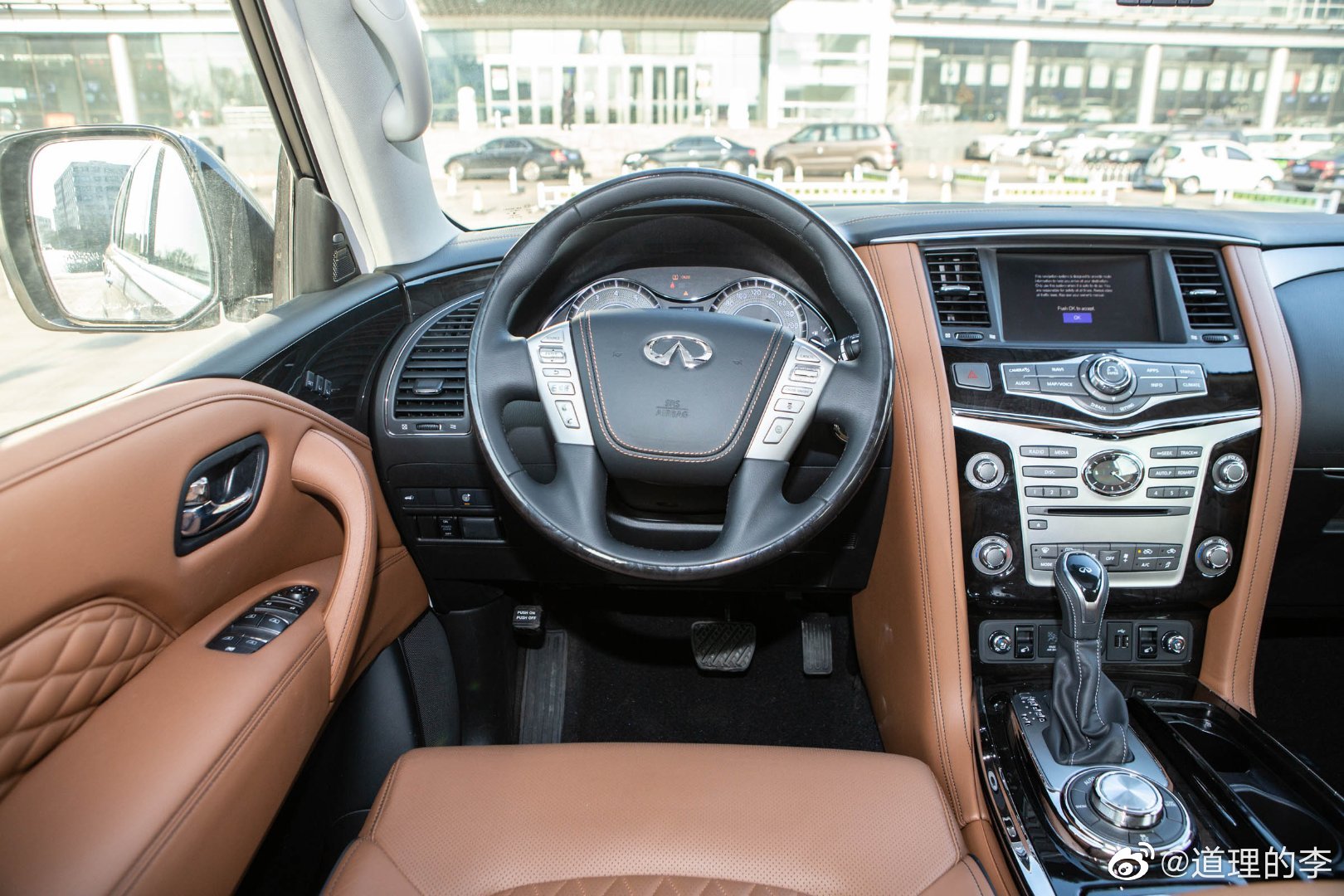 20款英菲尼迪QX80真香， 困惑不解的是，同样都是大V8