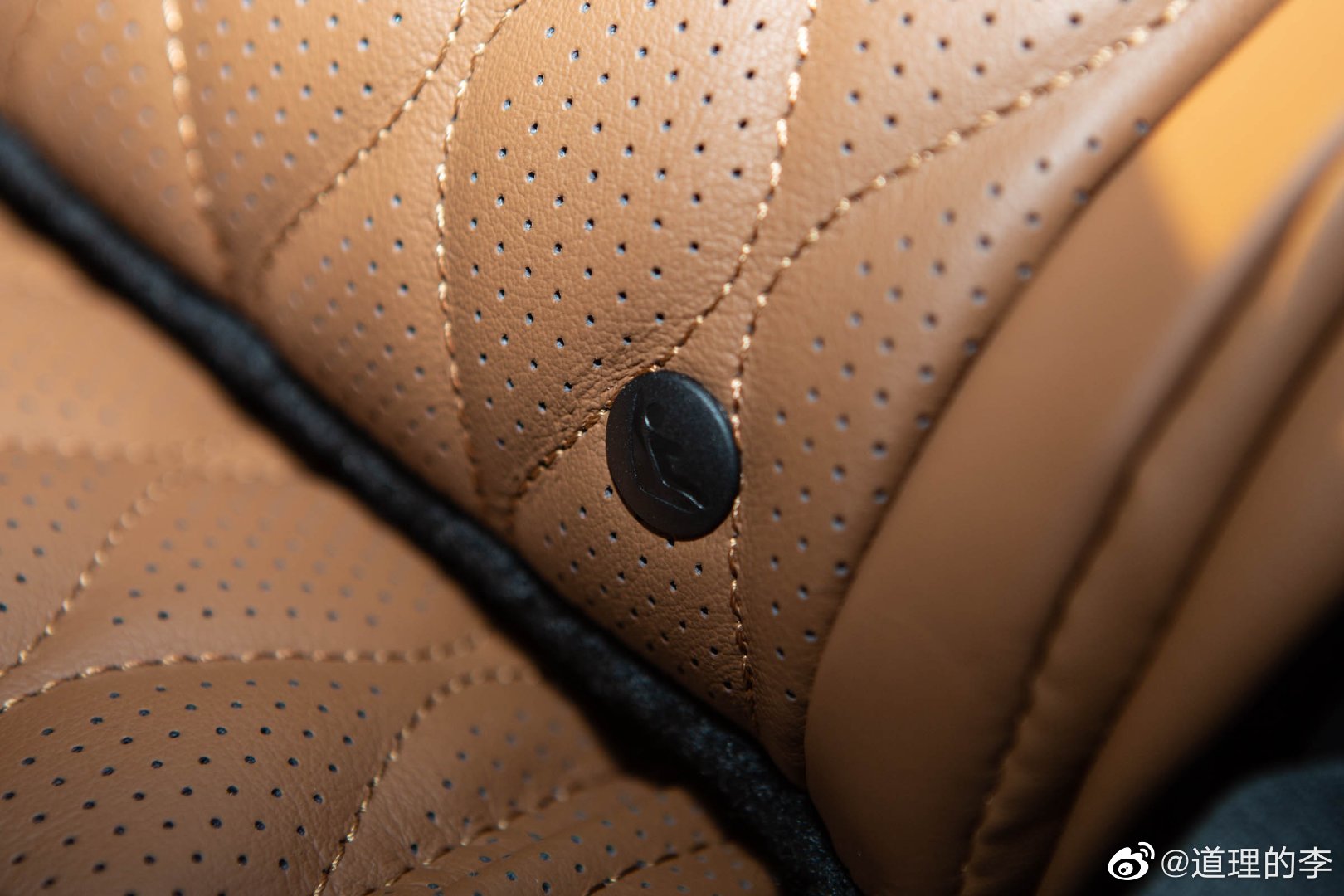 20款英菲尼迪QX80真香， 困惑不解的是，同样都是大V8