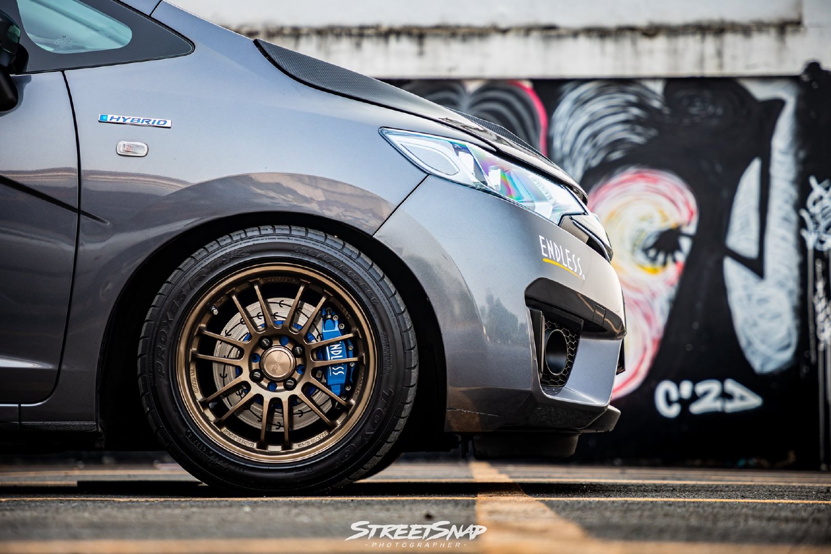 这个灰色的 三代目 本田飞度 GK5 国产木有，这颜色你们喜欢不