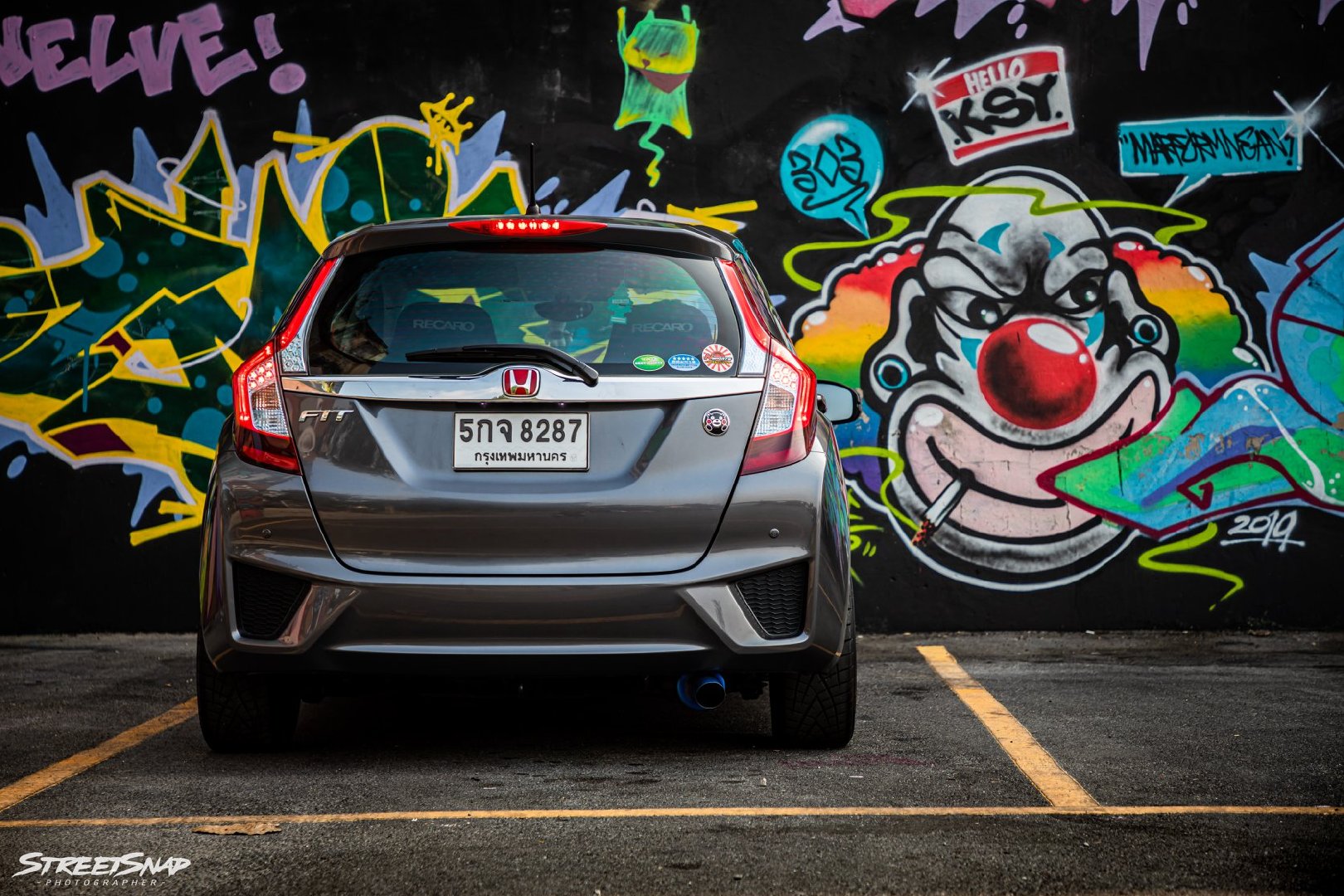 这个灰色的 三代目 本田飞度 GK5 国产木有，这颜色你们喜欢不