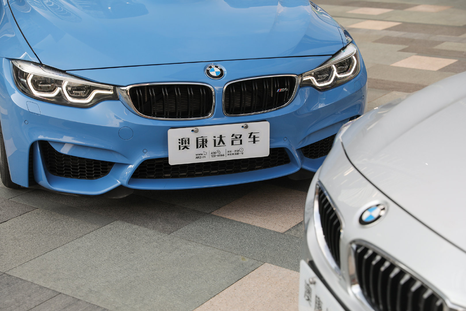 汽车美图：宝马M4+425I双门硬顶敞篷轿跑