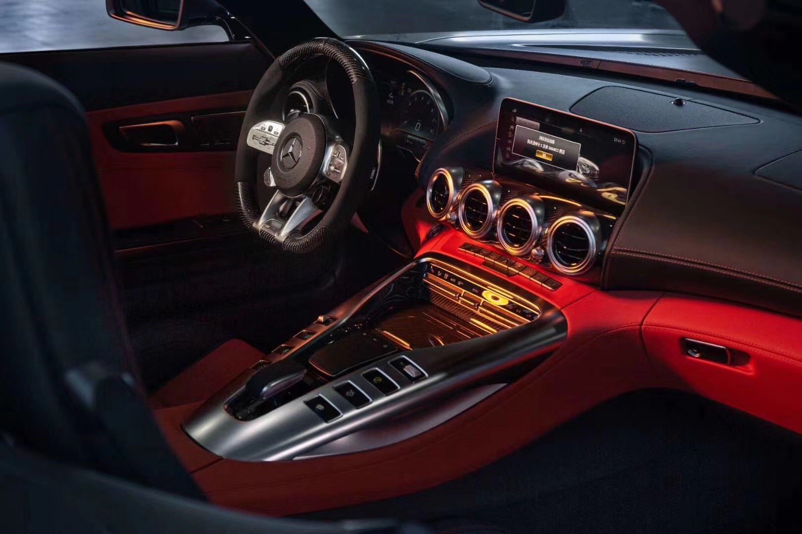 奔驰哑光灰GTC 敞篷 行驶在路上回头率不比牛马差，价格185万