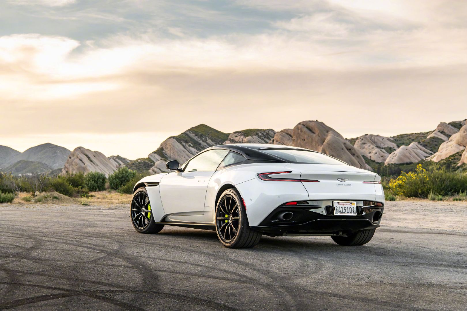 Aston Martin DB11 AMR 暴躁性能旗舰！