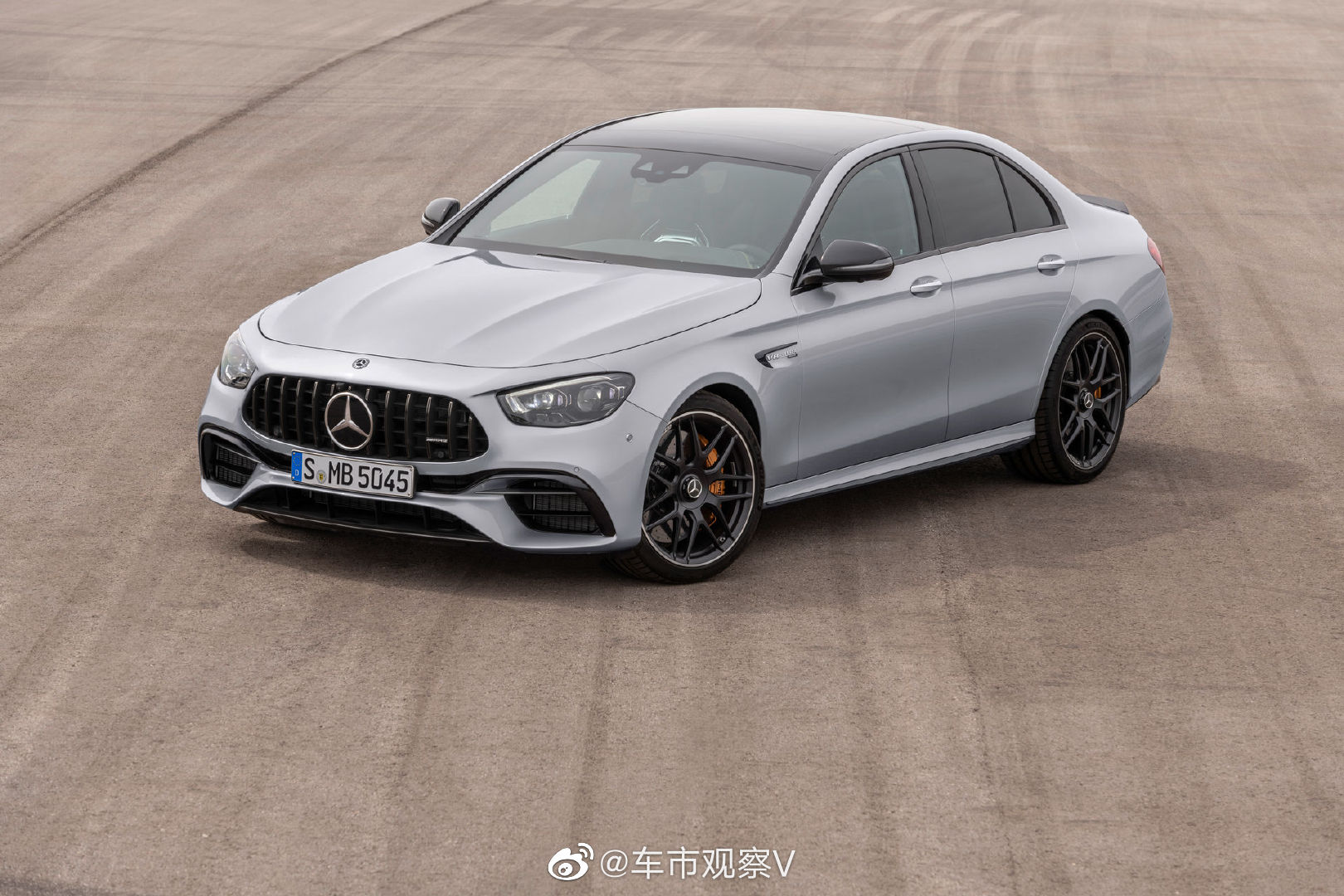 2021 奔驰-AMG E 63，优雅自若。