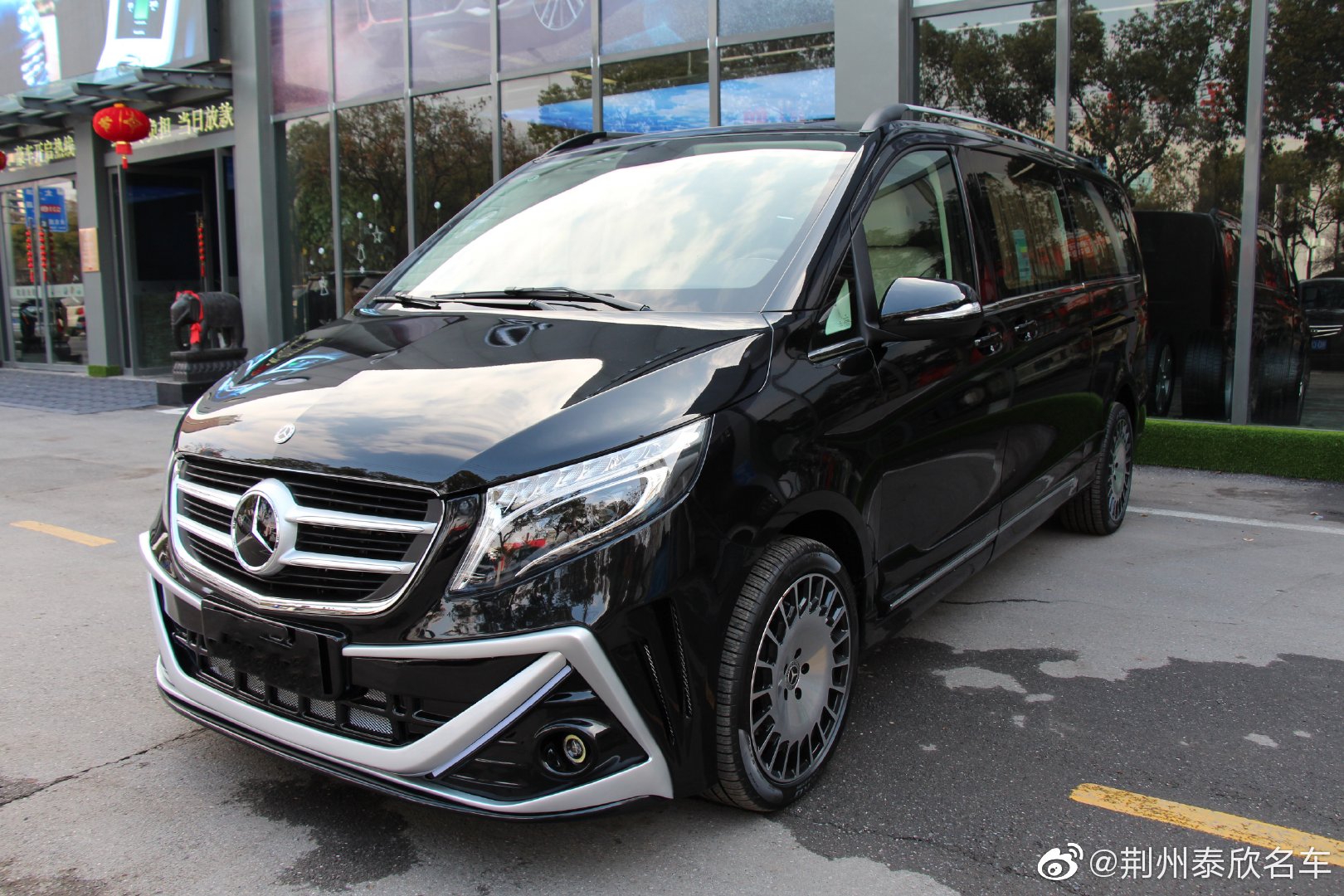 奔驰V250房车 首付7.88万起 新车开回家