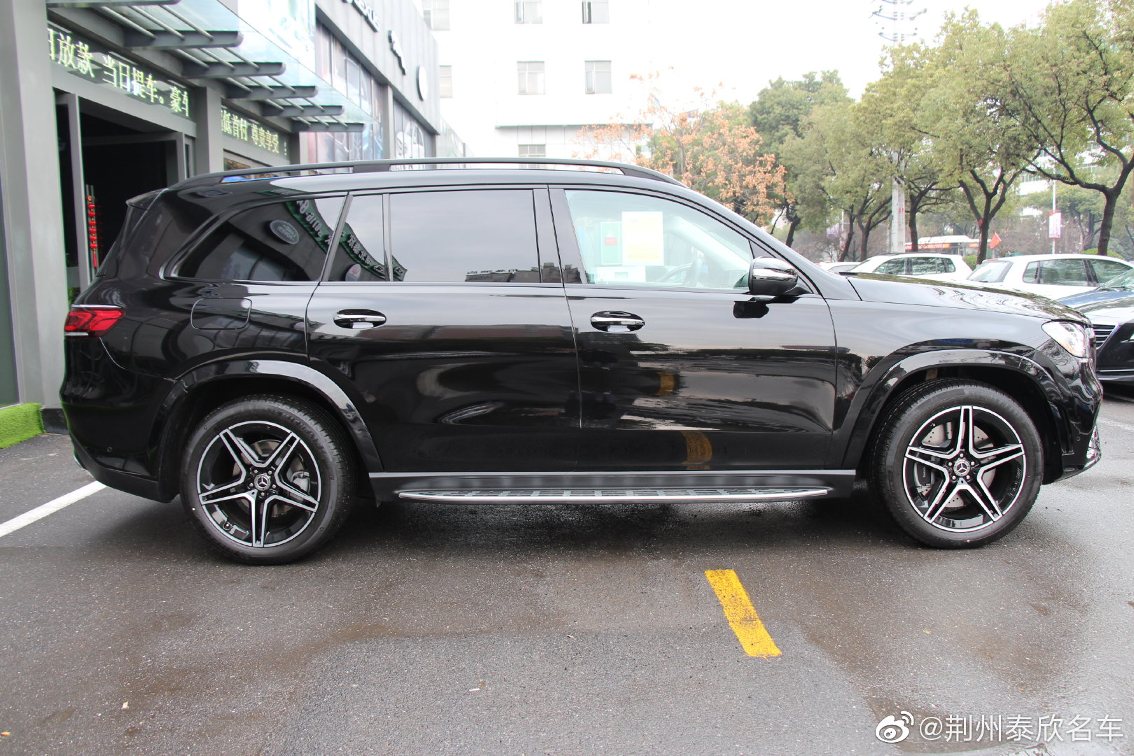 奔驰GLS450优惠高达13万元 首付12.88万起 新车开回家