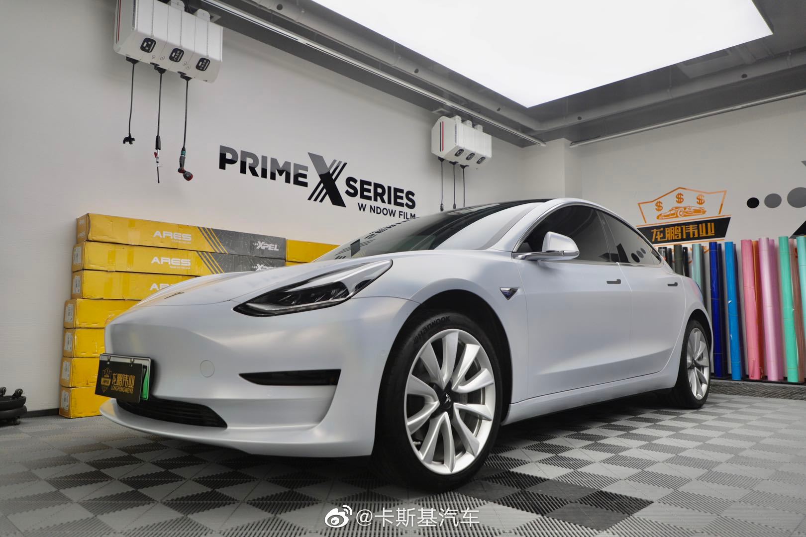 特斯拉Model 3，精品改色贴膜 超亚淡紫，仙女色