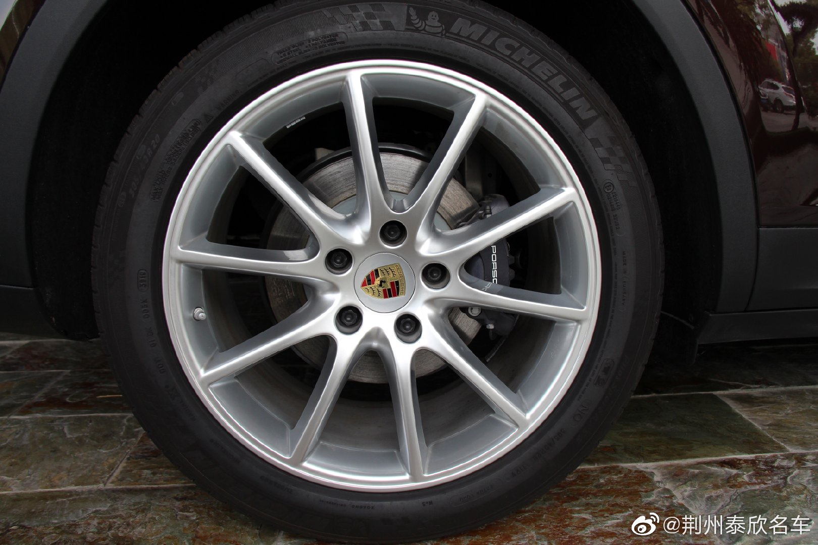 保时捷卡宴最经典色系 桃木红 会是你喜欢的款么