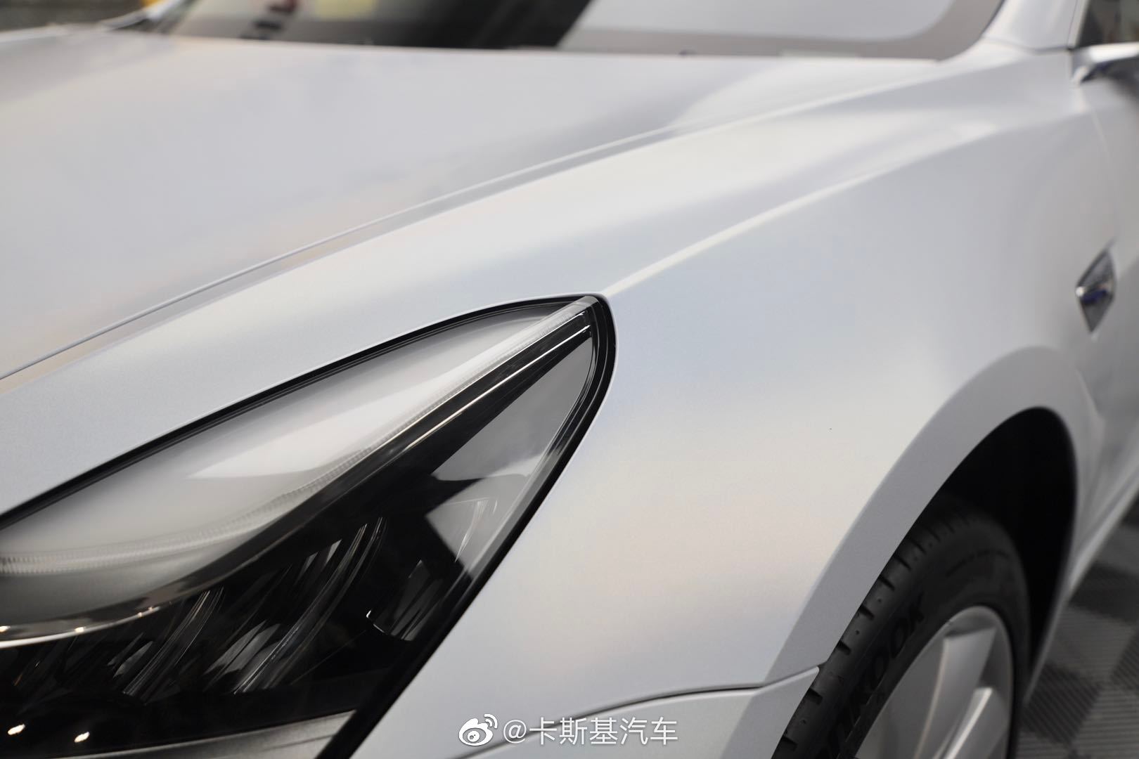 特斯拉Model 3，精品改色贴膜 超亚淡紫，仙女色