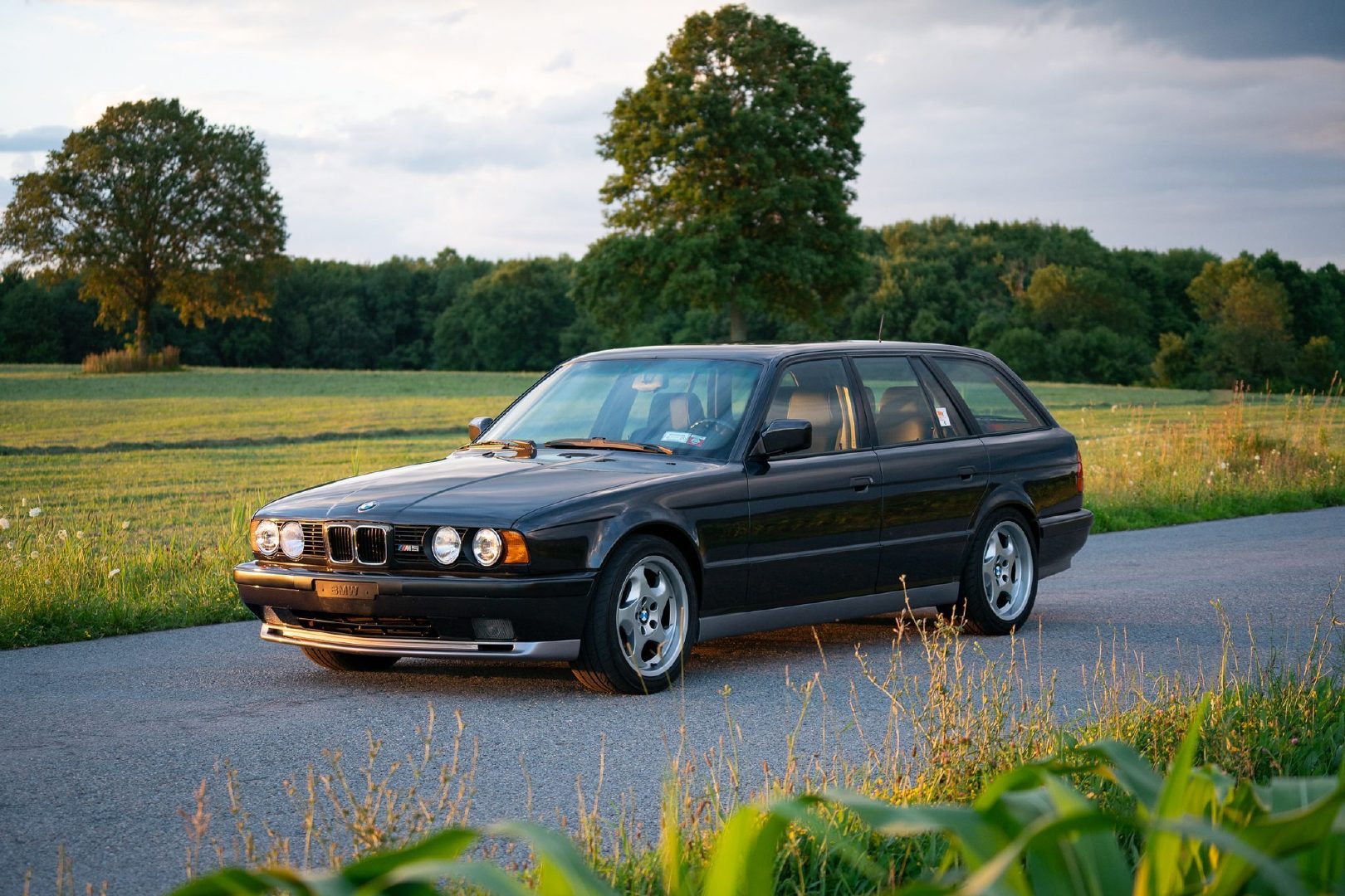 1992 BMW M5 Touring 看着舒服~