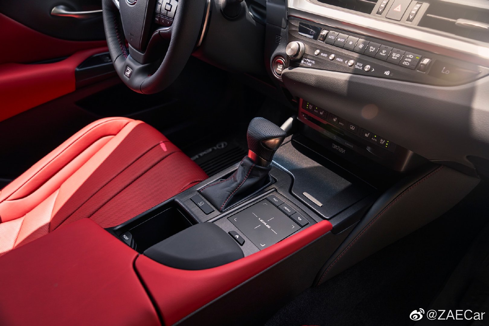 全新2021款雷克萨斯 ES250 F-Sport AWD 官方图片