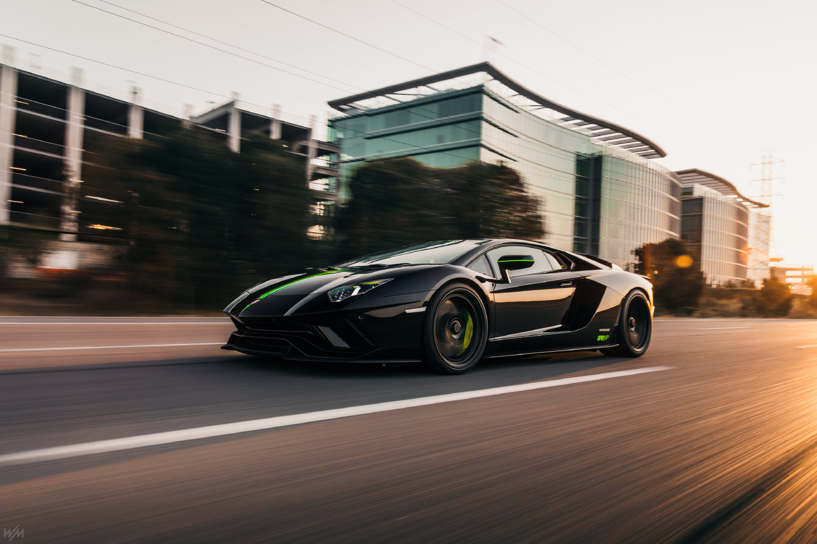 黑色蛮牛,大牛还是黑的更酷一点,lamborghini aventador s-新浪汽车