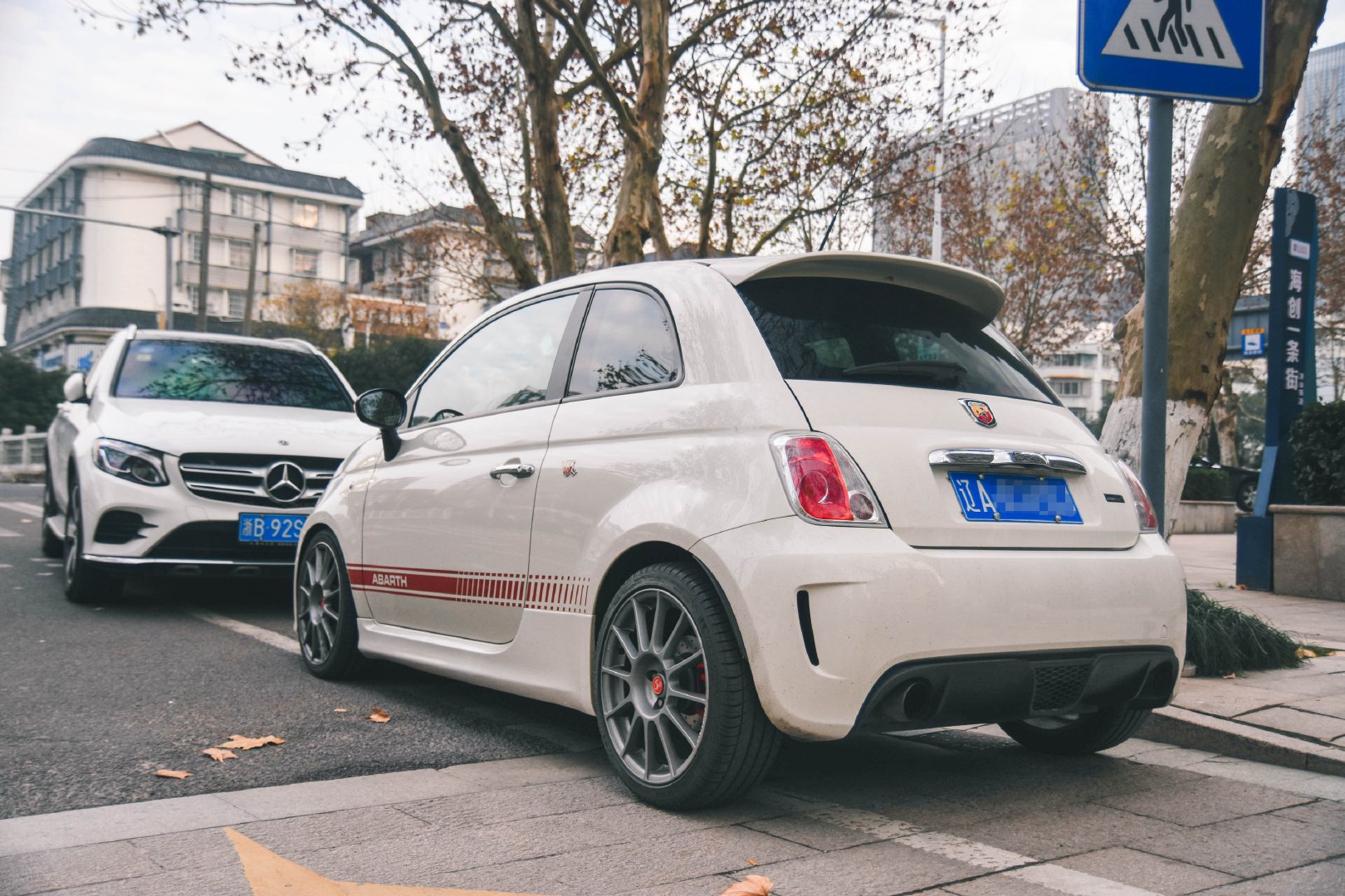 菲亚特500阿巴斯 毒蝎附体 cars01豪车拍