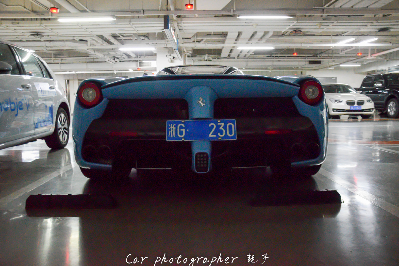 发一组蓝色烈马 法拉利LaFerrari我是汽车摄影师 We车纪实