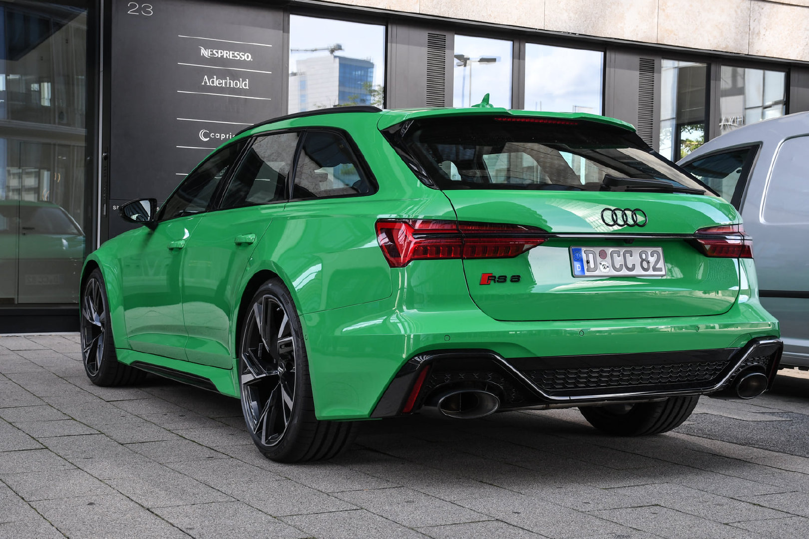 奥迪rs6硬核跑者舍我其谁