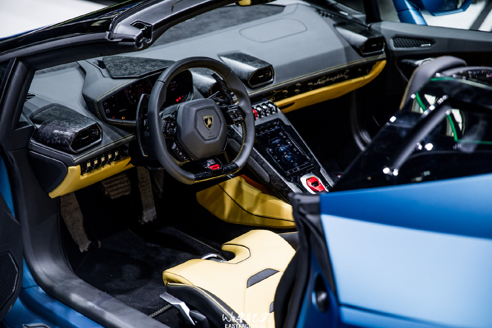 Lamborghini 趁年轻 以其为梦！