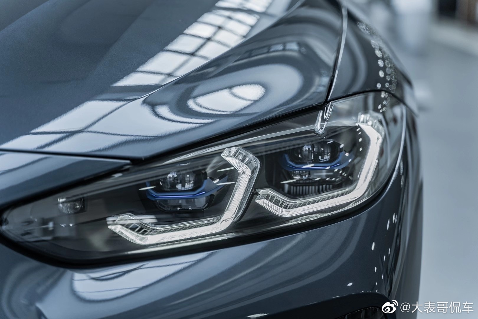 宝马4系轿跑，这大鼻孔，越看越喜欢！