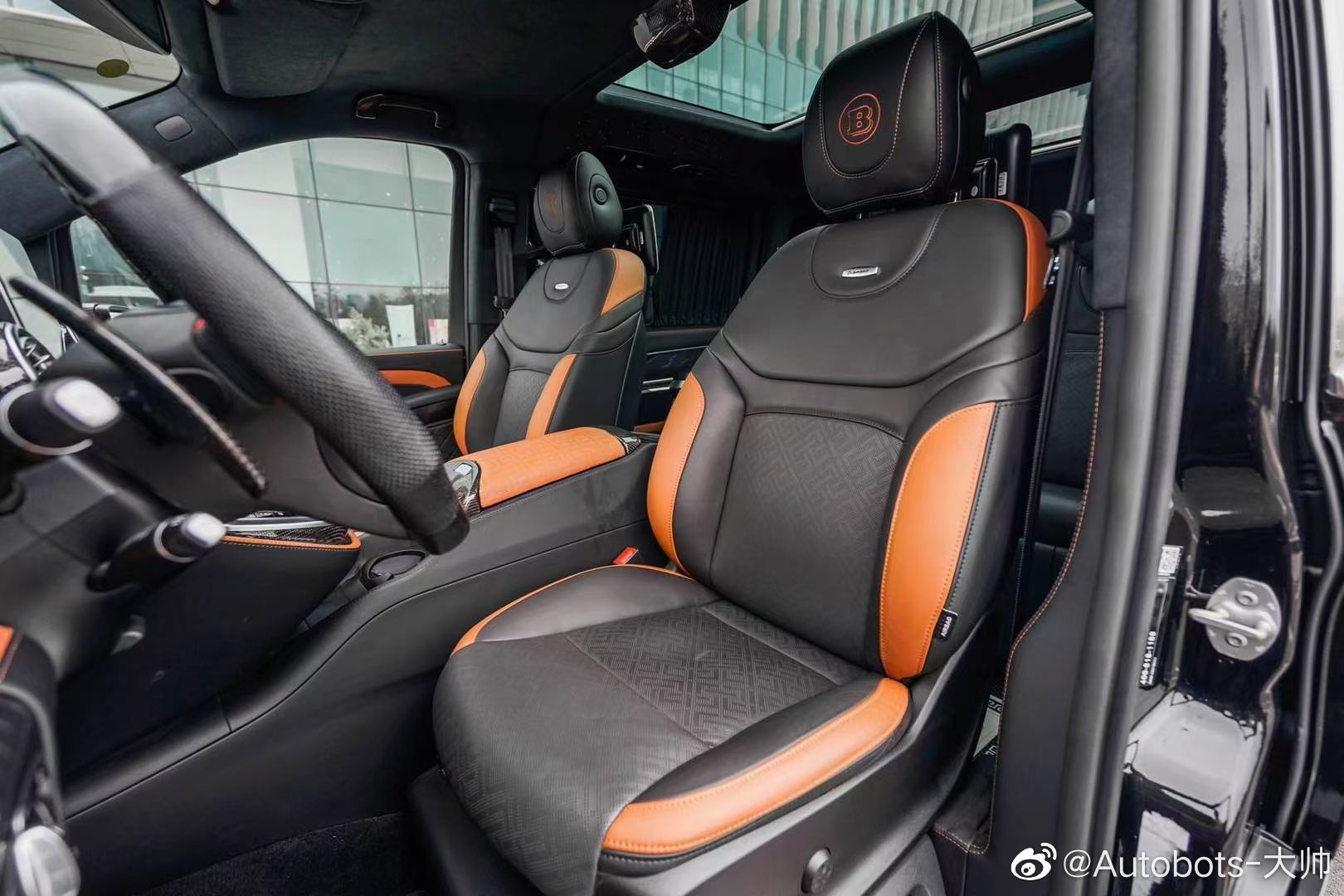 国六巴博斯版奔驰VS980 5.37米 七座 全车碳纤维定制