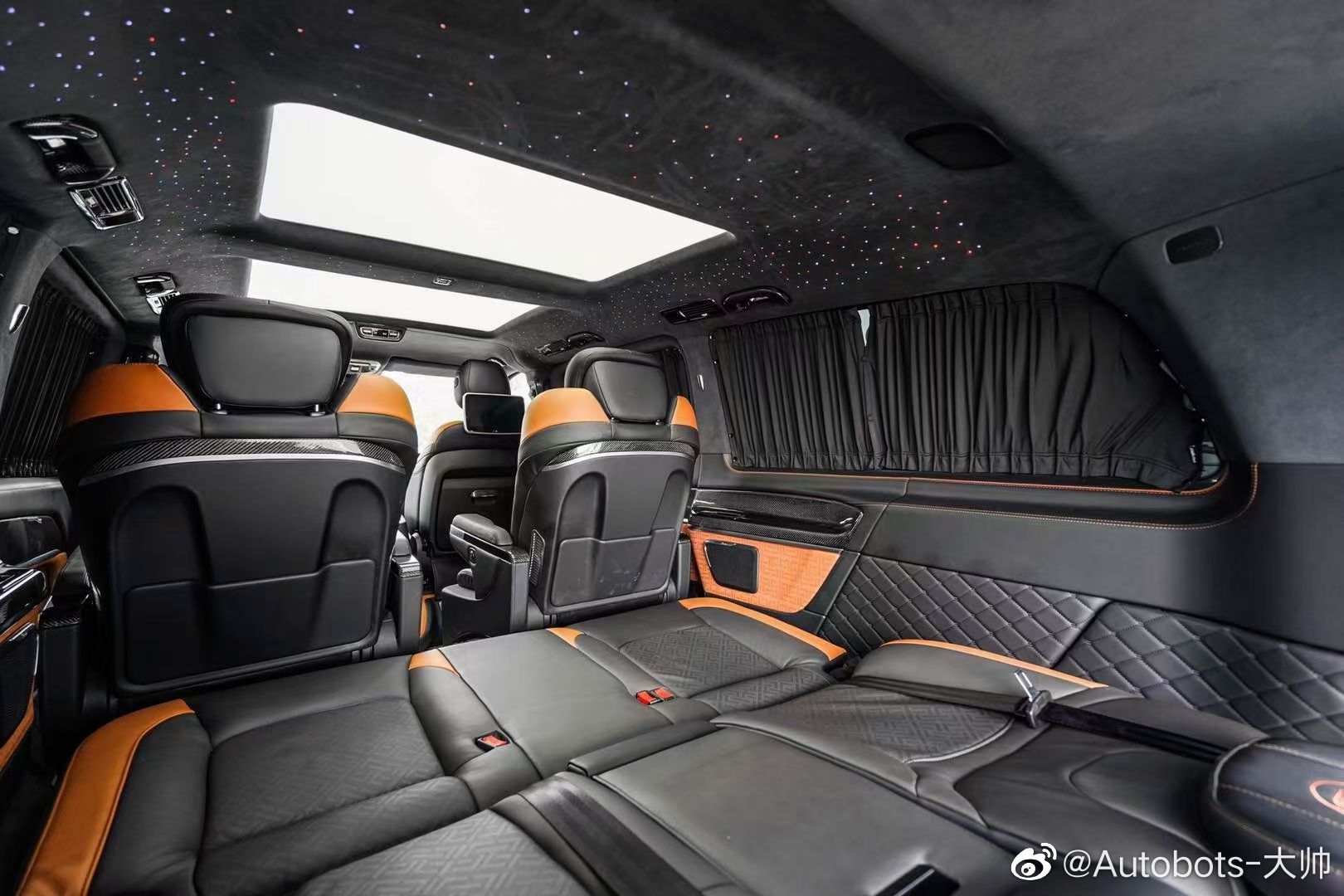 国六巴博斯版奔驰VS980 5.37米 七座 全车碳纤维定制